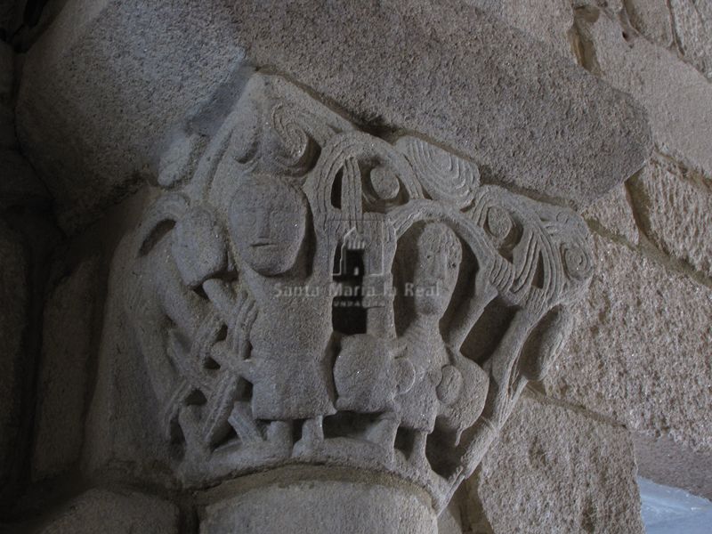 Capitel cuarto de la capilla meridional