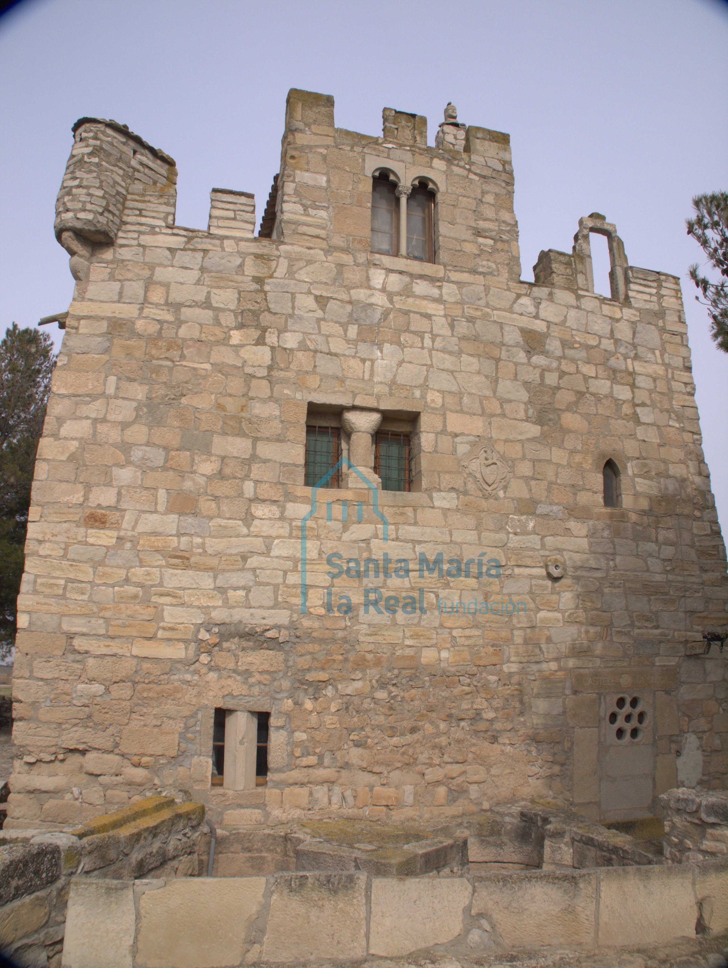 Fachada del castillo-molino