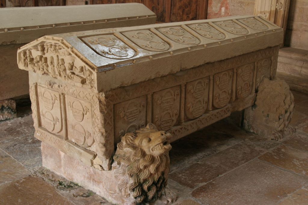 Sepulcro de doña Mencía de Lara en el monasterio de San Andrés de Arroyo (Palencia)