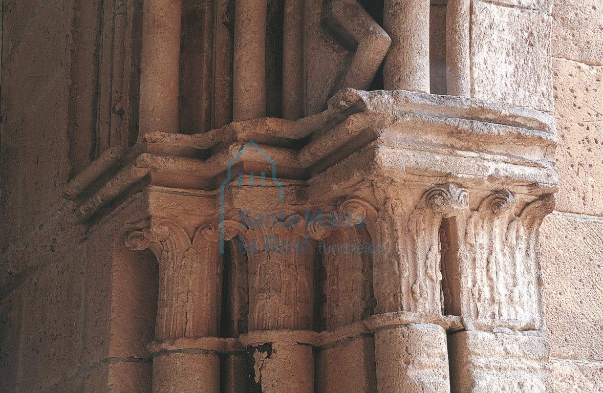Detalle del arco del pabellón medieval