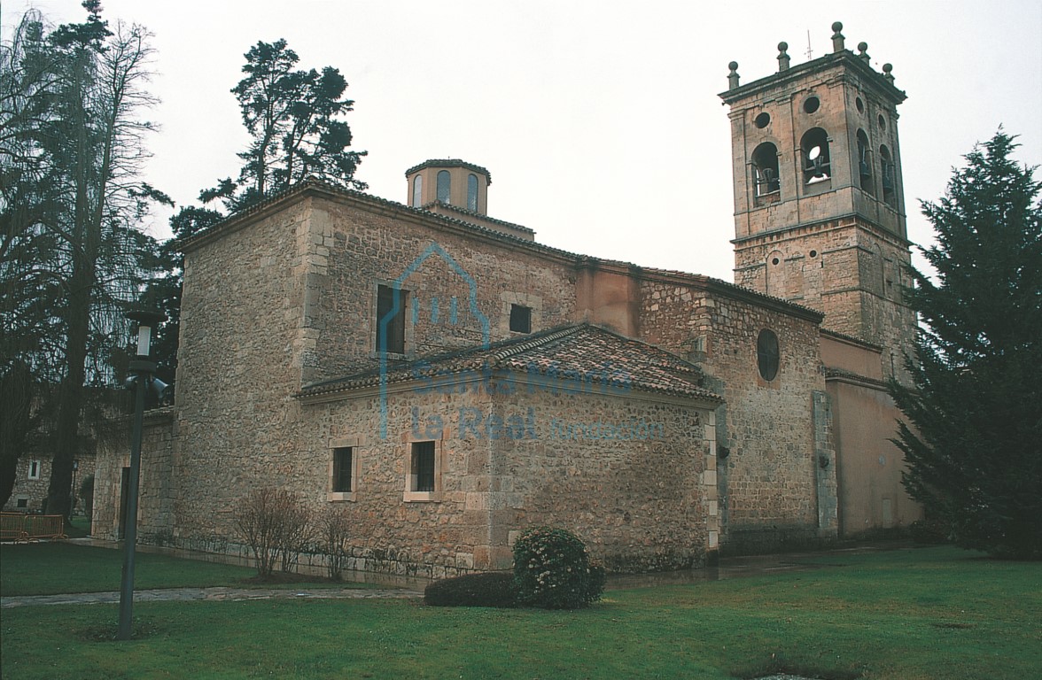 Vista de la iglesia desde el nordeste