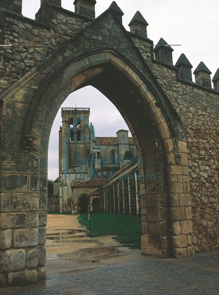 Acceso al monasterio