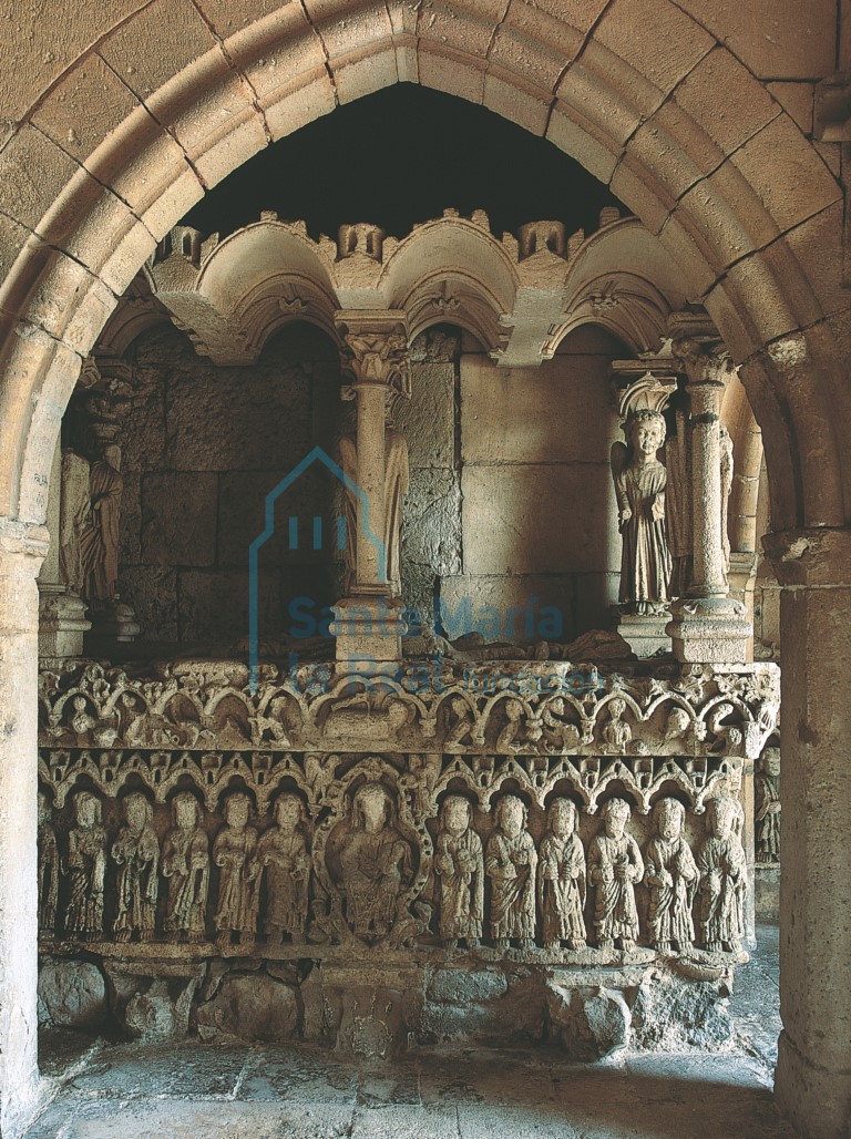 Sepulcro del Atrio de los Caballeros