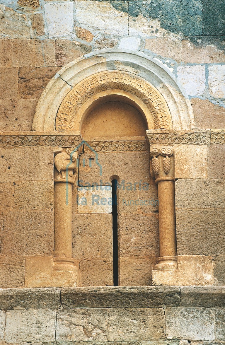 Ventana del presbiterio