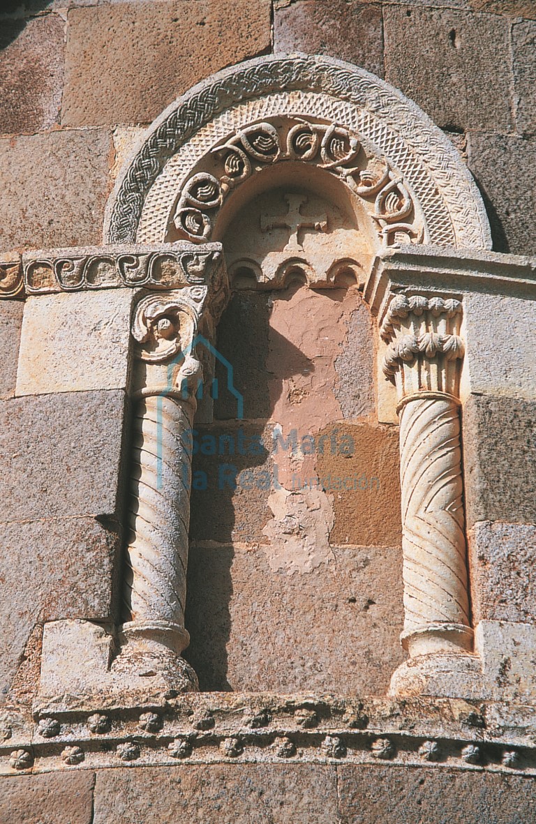 Ventana central del ábside