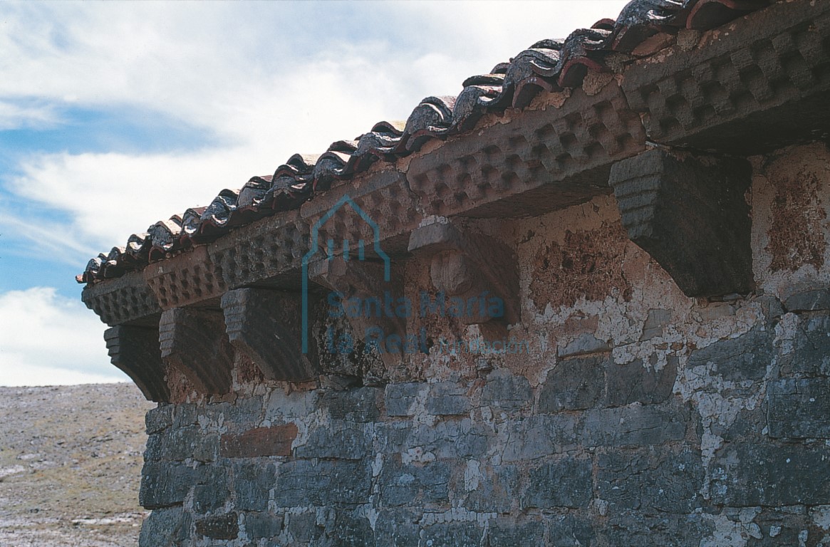 Canecillos del muro norte Canecillos del muro norte