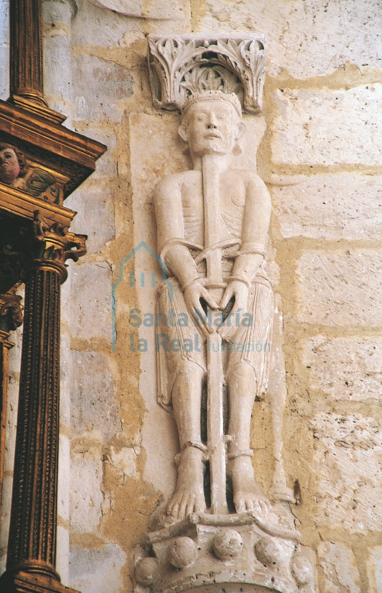 Escultura de un cautivo en el interior