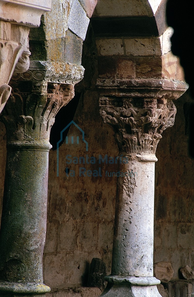 Detalle de las arquerías del Claustro de los Mártires