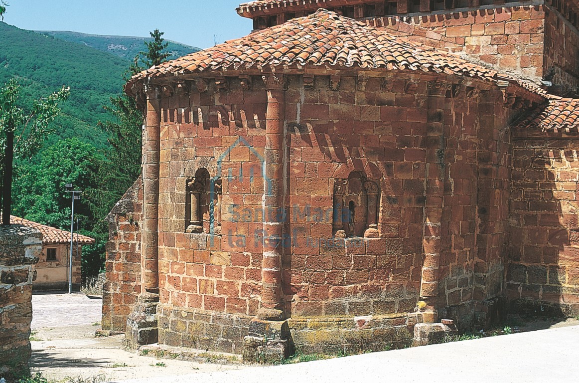 Vista exterior del ábside