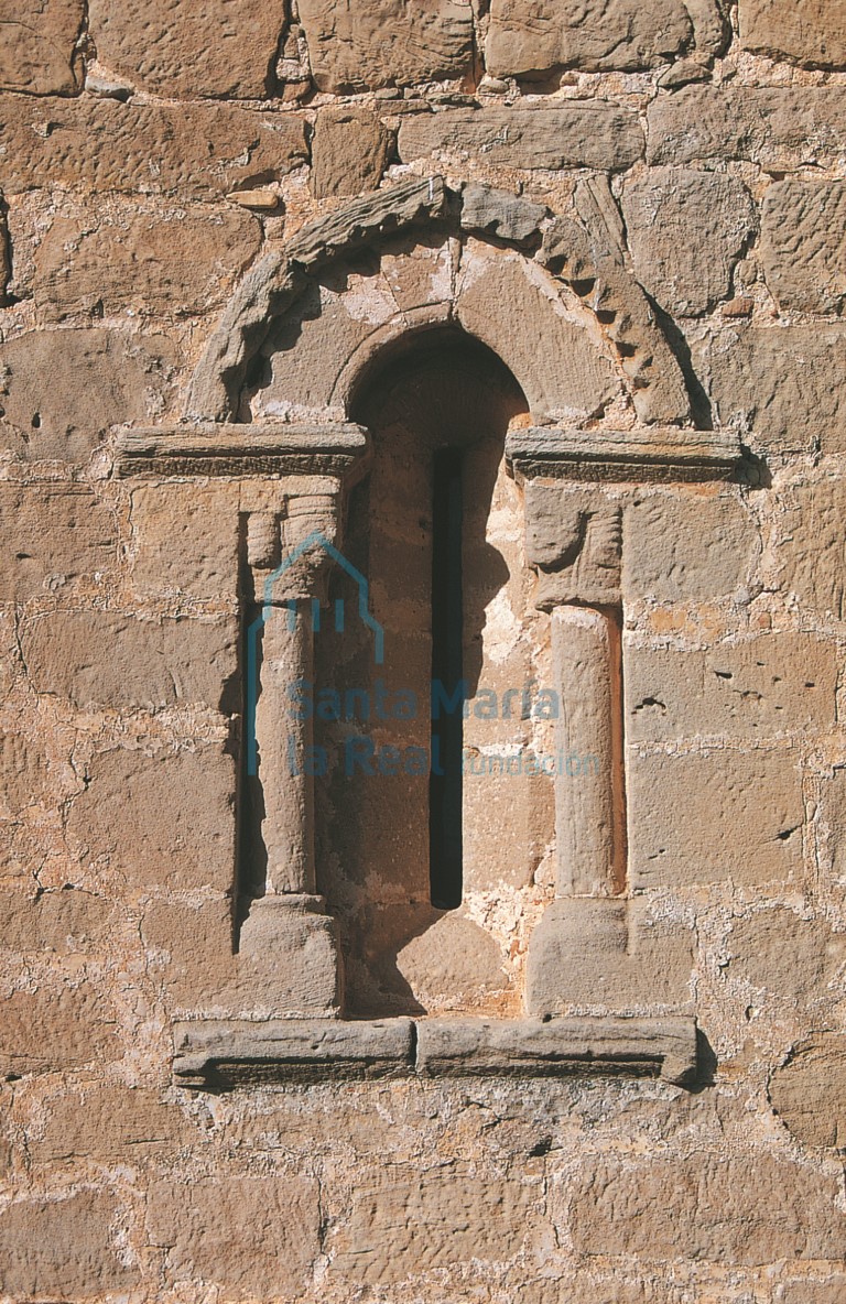 Ventana sur de la cabecera