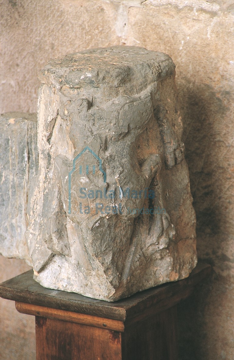 Capitel de la ventana absidial, en la catedral de Burgos