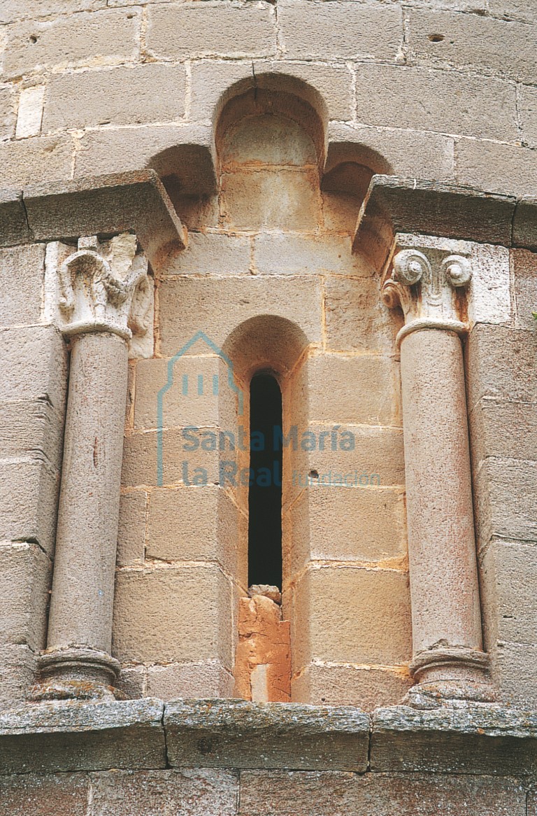 Ventana absidal