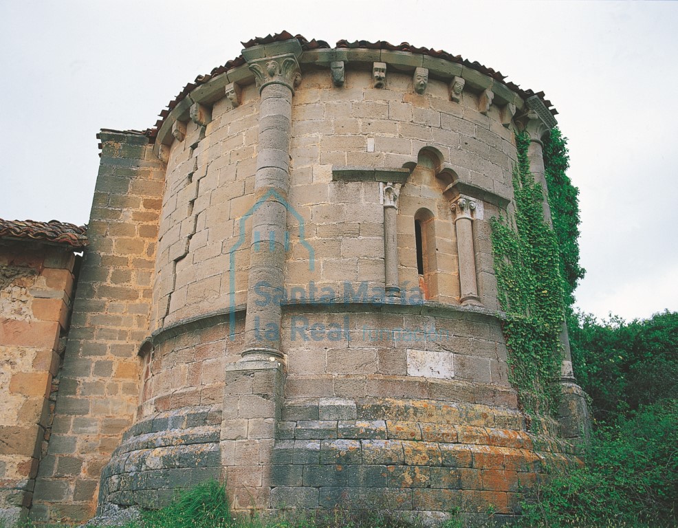 Vista exterior de la cabecera