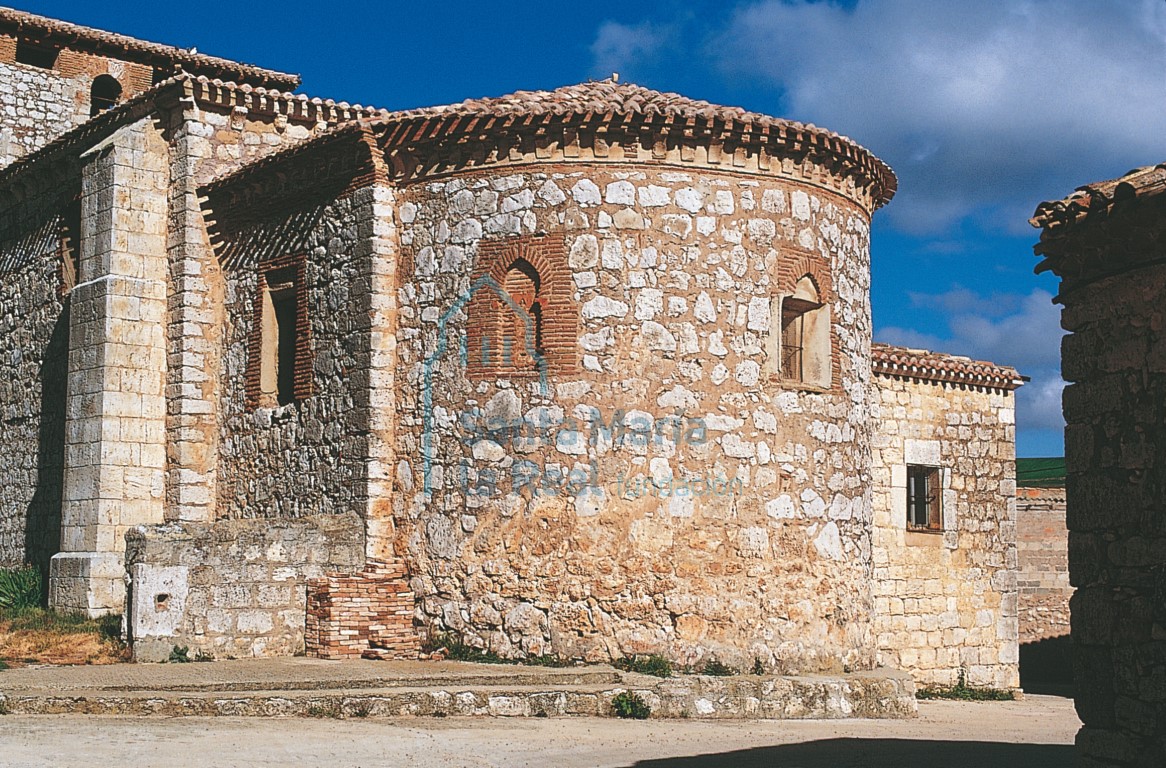 Vista exterior de la cabecera