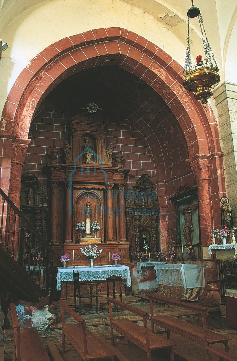Tramo posterior de la nave románica, convertida en capilla del evangelio