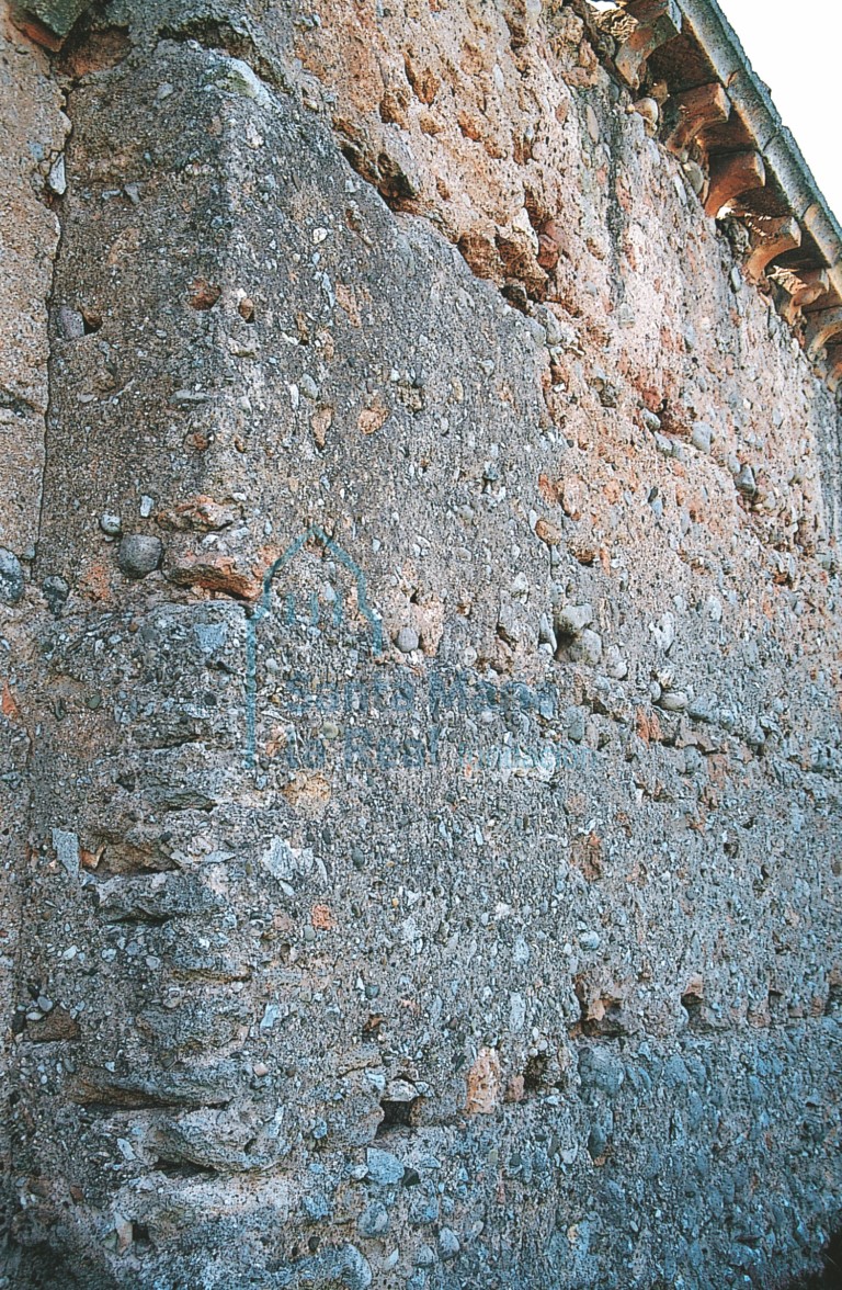 Detalle del encofrado de cal y canto