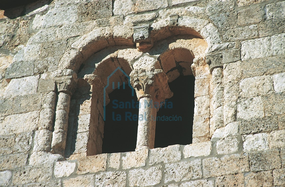 Ventana oriental de la torre