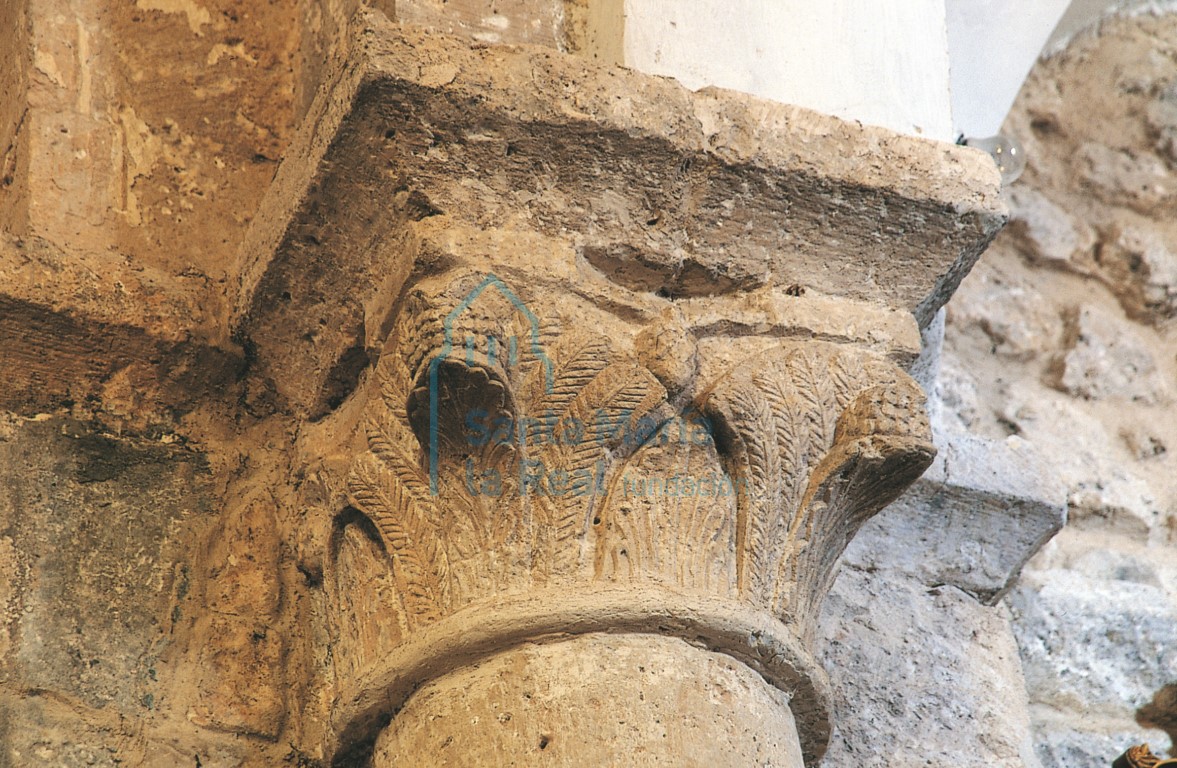 Capitel del arco triunfal, lado del evangelio