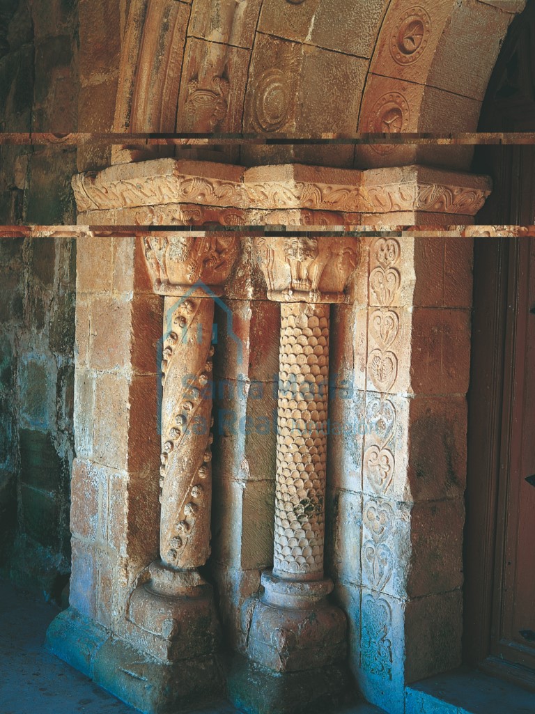 Columnas del lado izquierdo de la portada