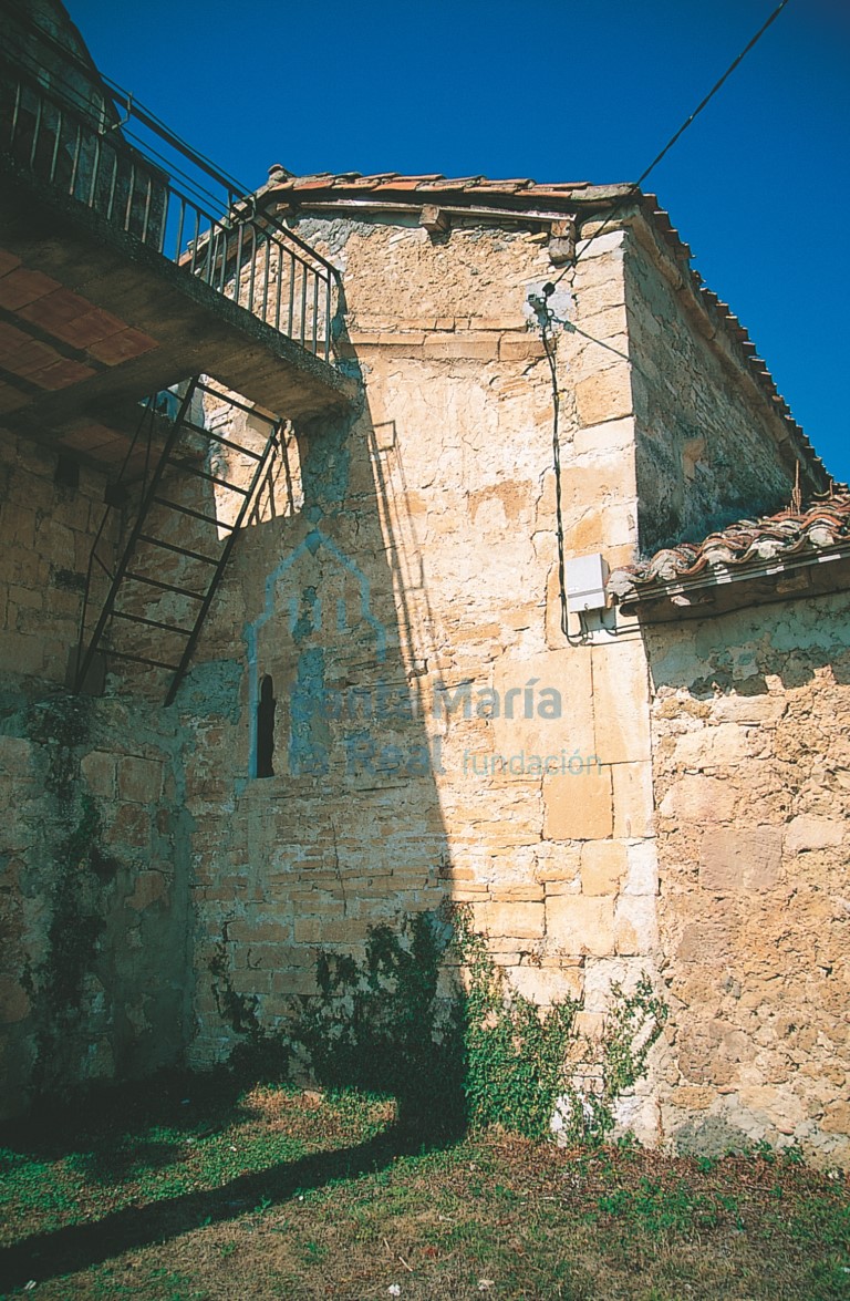 Vista exterior de la cabecera