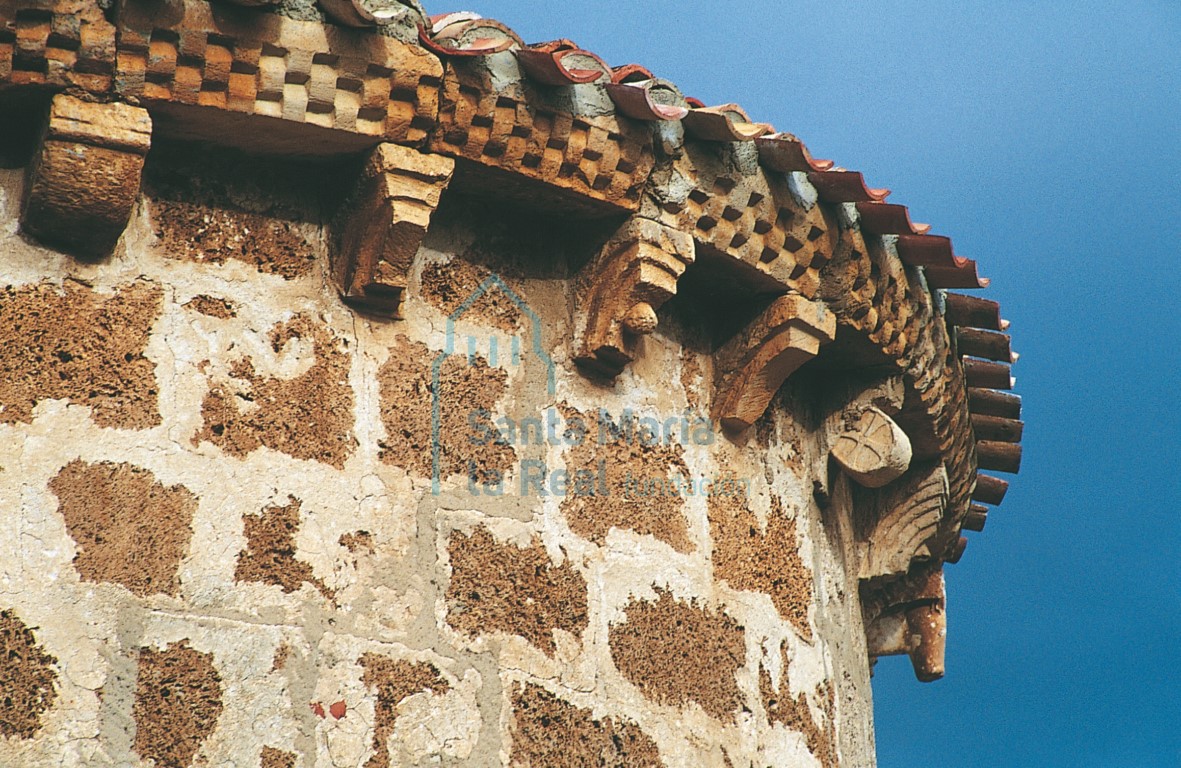 Alero del ábside