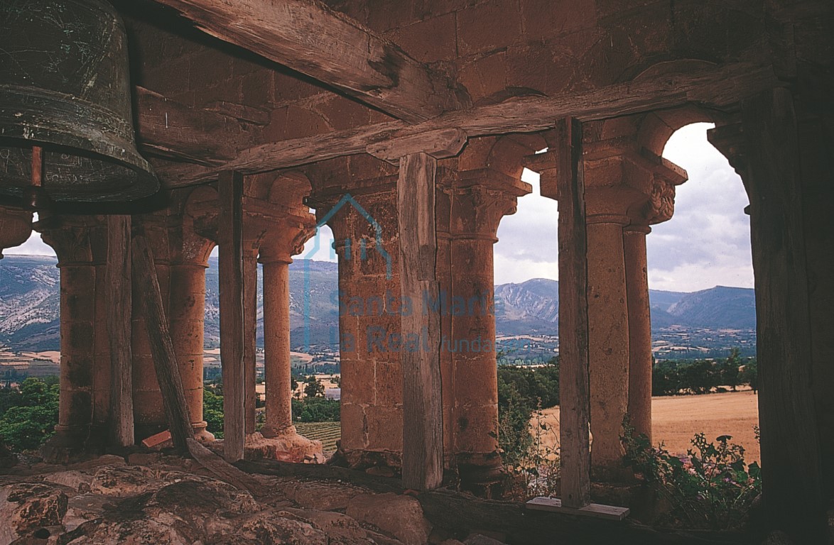 Interior de la torre antes de la restauración