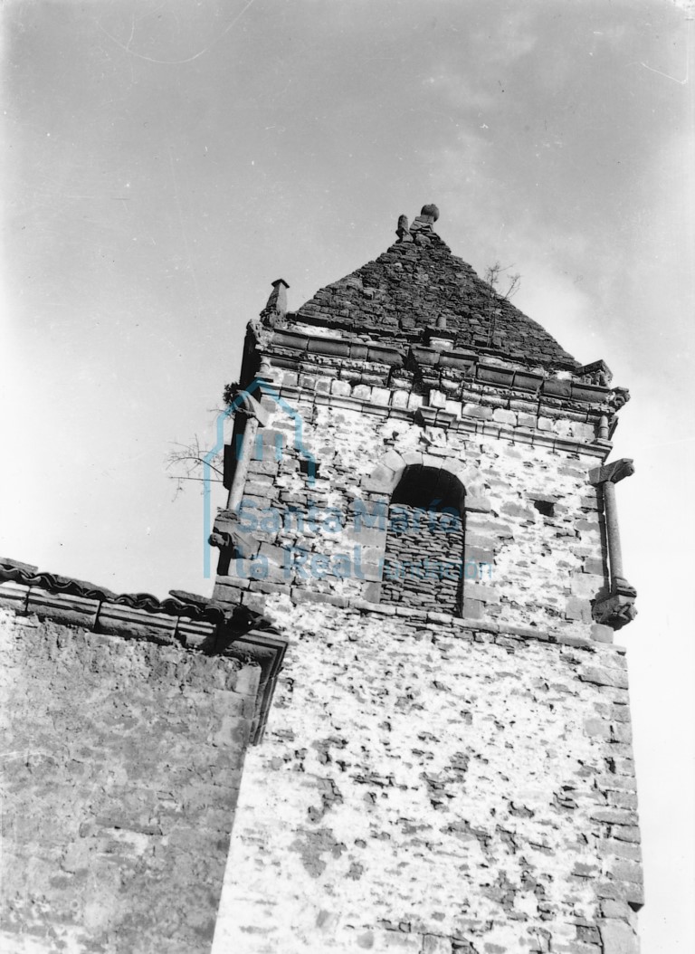 Detalle del cuerpo superior de la torre