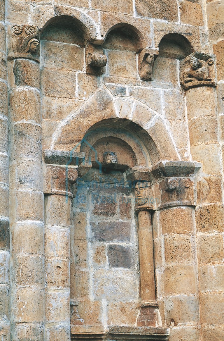 Ventana absidal