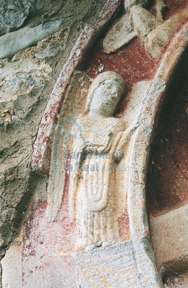 Detalle del tímpano. Figura del ángel