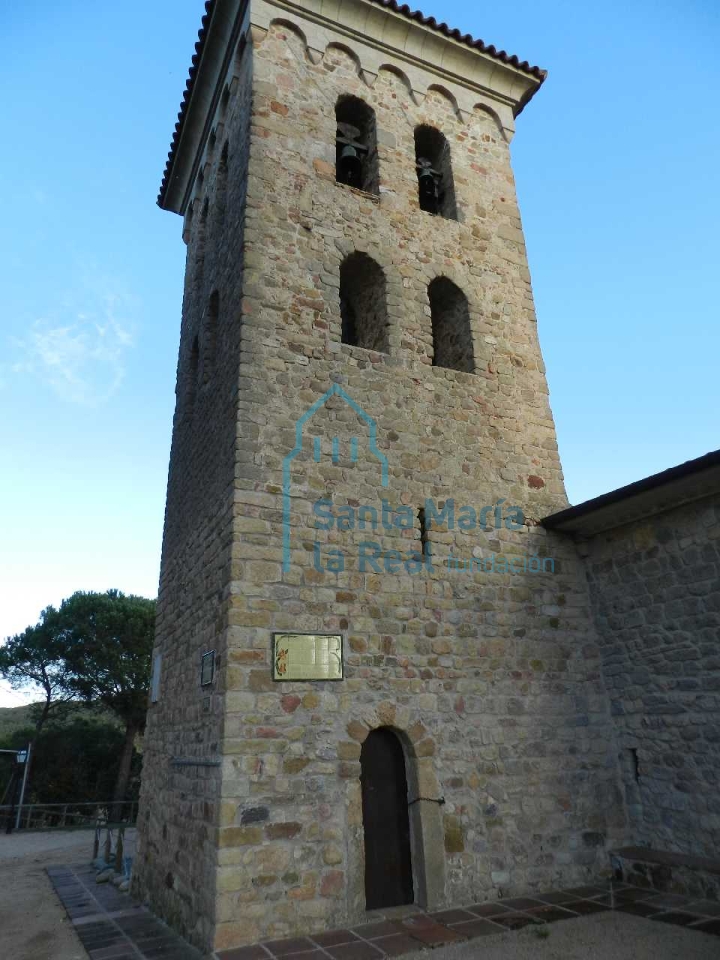 Vista general del campanario