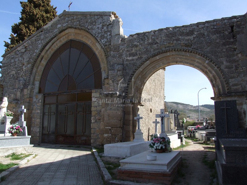 Arco triunfal y arco lateral del lado este