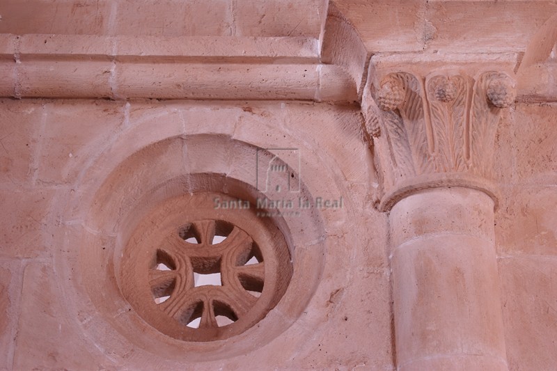 Detalle de la capilla del evangelio