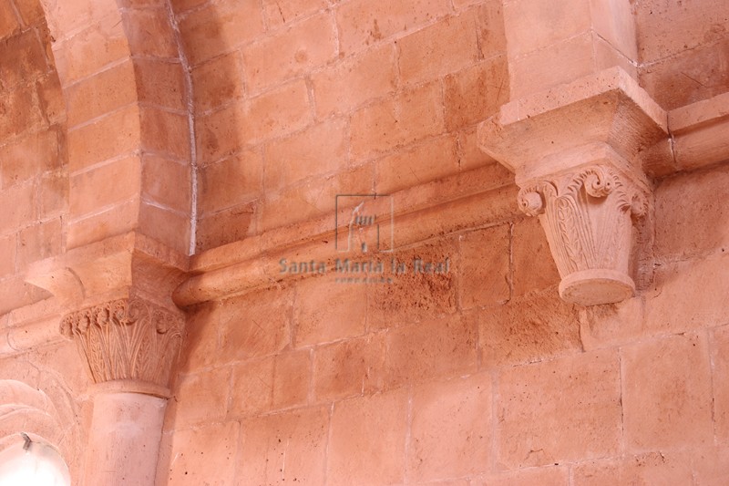 Capiteles de la capilla del evangelio