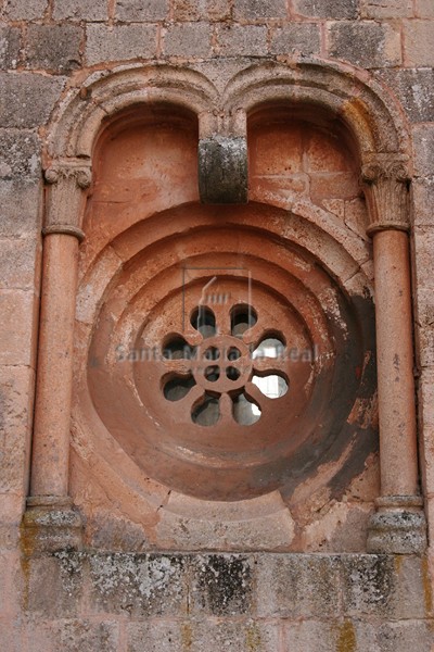 Óculo de la capilla del evangelio