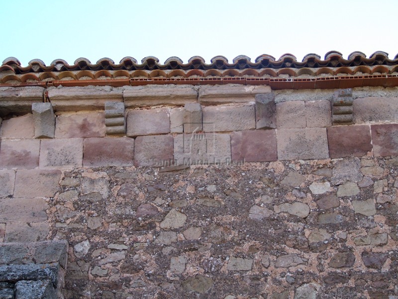Canecillos del muro norte