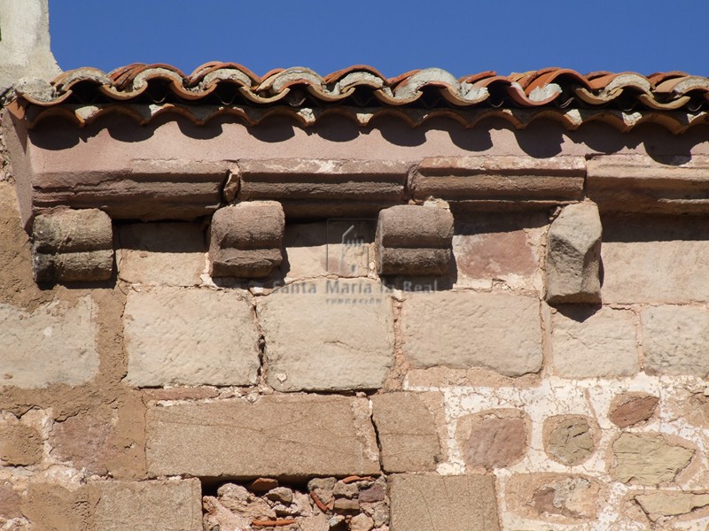 Canecillos del muro sur