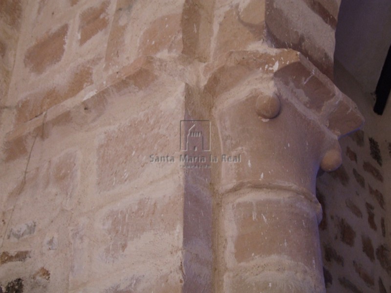 Capitel del arco triunfal