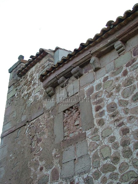 Detalle de la cornisa del muro sur