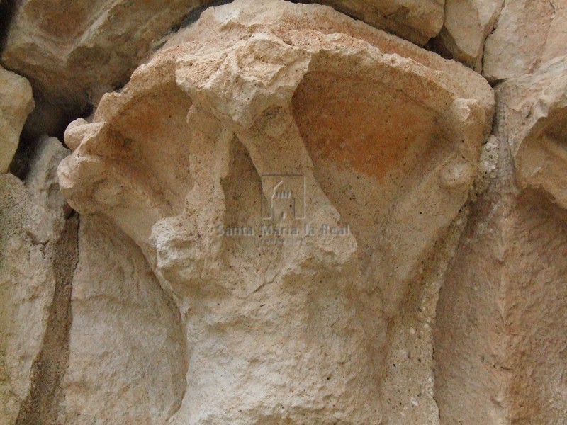 Capitel de la portada