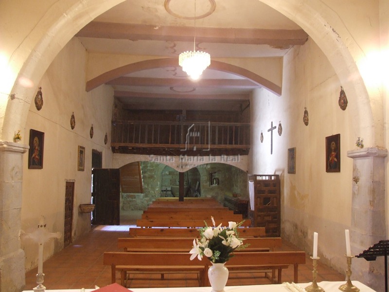 Interior. Coro alto