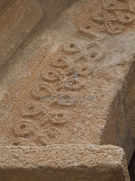 Detalle del arco de la portada
