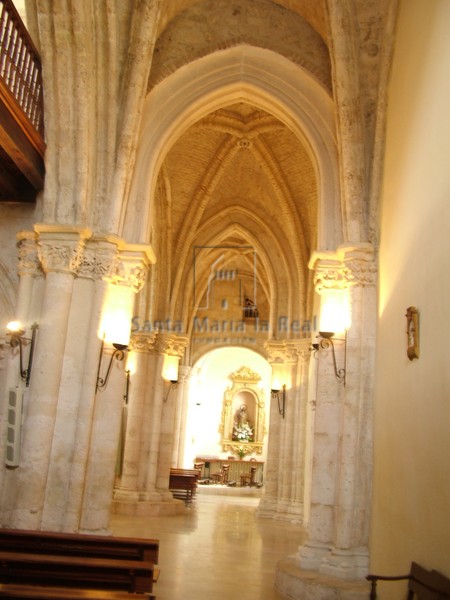 Nave lateral
