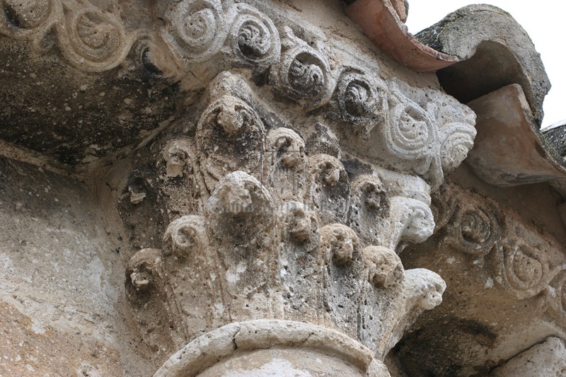 Capitel del ábside