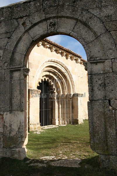 Portadas del atrio y de la iglesia