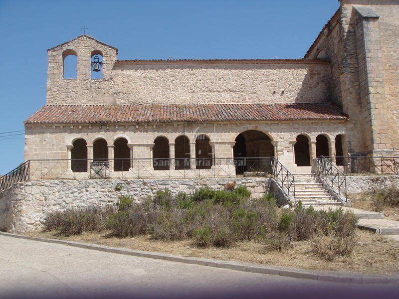 Exterior de la iglesia Exterior de la iglesia