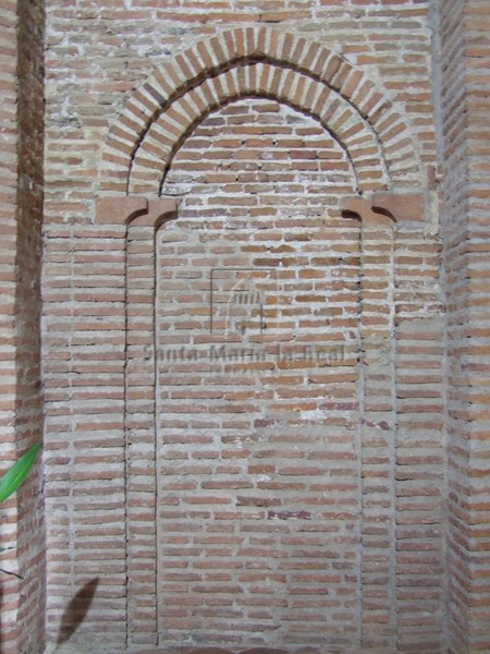 Arco ciego del presbiterio