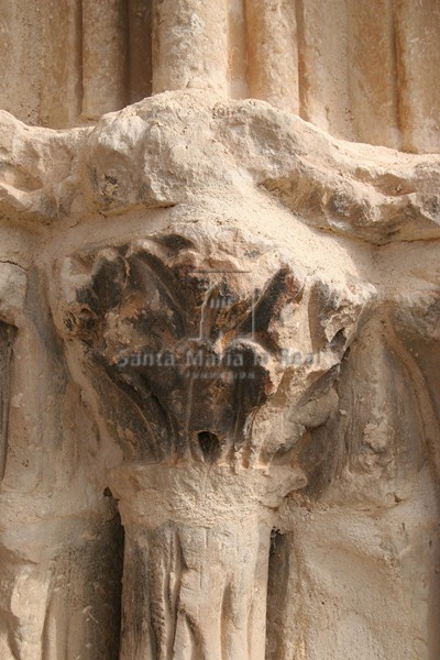 Capitel de la portada