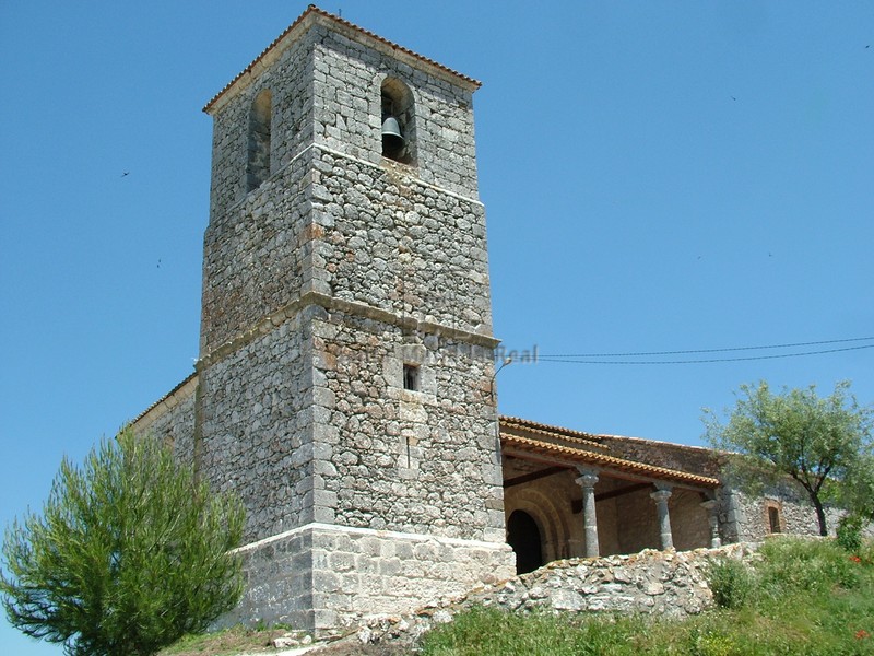 Vista suroeste de la iglesia