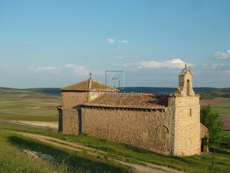 Vista del lado norte de la iglesia