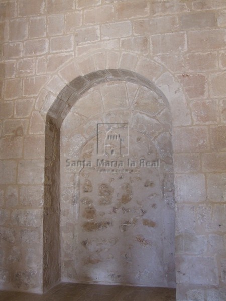 Puerta cegada en el interior